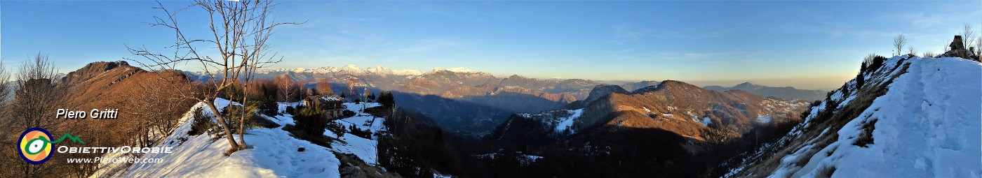 88 Panorama dal Pizzo Cerro verso il tramonto.jpg